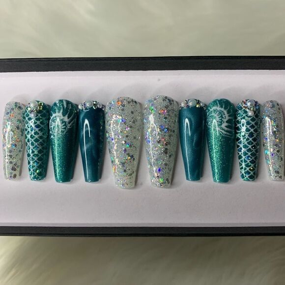 Mermaid 🧜♀️ Custom Press On Nails | High Quality Nails | Handmade - Picture 3 of 15